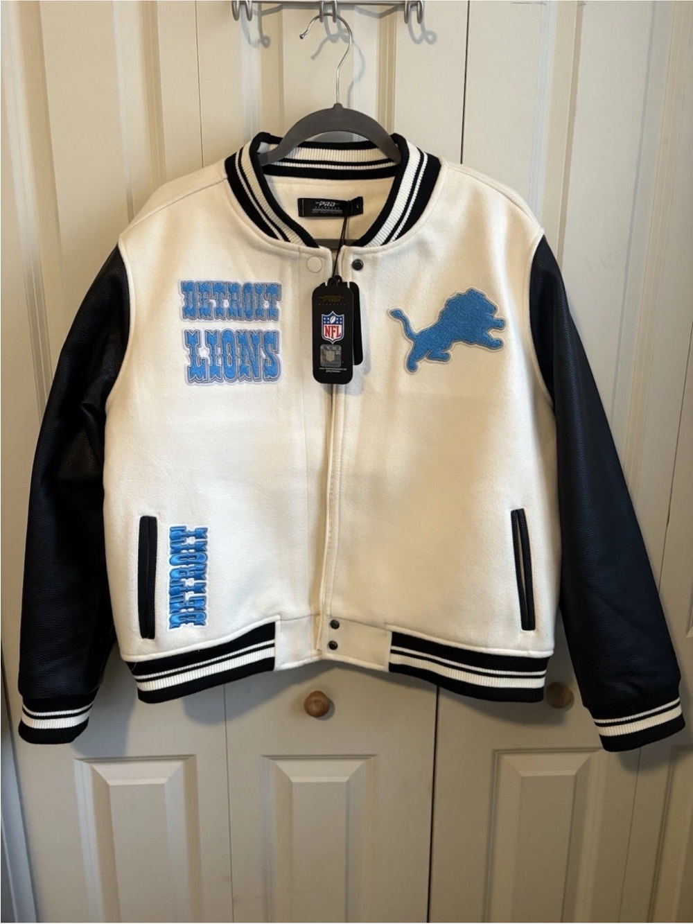 Pro Standard Detroit Lions NFL Varsity Jacket White Black Blue Size L